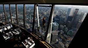 360 Restaurant At The Cn Tower The Window Washer Kanada