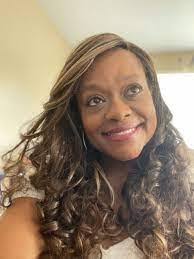 Karla Pomelow's Instagram, Twitter & Facebook