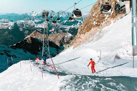 Les stations de ski en france, en europe et dans le monde entier, les forfaits ski aux meilleurs tarifs, équipements de ski et autres bon plan pour l'hiver. Les Stations De Ski Les Plus Faciles D Acces Depuis Paris Paris Zigzag Insolite Secret