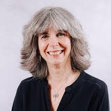 Karen Danson's Instagram, Twitter & Facebook