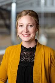 Mindy Becker's Instagram, Twitter & Facebook