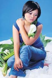 Menurut shuib, isterinya dimasukkan ke. Siti Sarah Raisudin S Feet Wikifeet