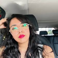 Compraba allí mis pijamas y ropa interior. Hace siglos que no entro con  este cambio. Me he tenido que ir a Woman's Secret que antes, cuando  compraba en Oysho, apenas visitaba.