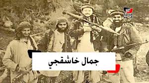 ملأ أسامة بن لادن العالم خوفاً ورعباً، كما ملأه أسئلة وتعجباً، بين أنصاره الذين يرون فيه رافع راية الإسلام، وبين أعدائه ومناهضيه الذين مقتل بن لادن من خلال رواية الشريف ورؤيته من الزاوية التي يراها وفق المعلومات التي لديه، تحدث في الفصل عن أسامة ومعارضته لجهاد. Ø§Ù„Ù‡Ø§Ù…ÙˆØ± Ø§Ù„ÙƒØ­Ù„ÙŠ On Twitter Ù„Ù… ØªÙƒÙ† Ø¹Ù„Ø§Ù‚Ø© Ø¬Ù…Ø§Ù„ Ø®Ø§Ø´Ù‚Ø¬ÙŠ Ø¨Ø§Ù„Ø¥Ø±Ù‡Ø§Ø¨ÙŠ Ø£Ø³Ø§Ù…Ø© Ø¨Ù† Ù„Ø§Ø¯Ù† Ø¹Ù„Ø§Ù‚Ø© ØµØ­ÙÙŠØ© Ø¹Ø§Ø¨Ø±Ø© Ø¨Ù„ ÙƒØ§Ù† Ø¹Ù„Ù‰ Ø§ØªØµØ§Ù„ Ø¨Ù‡ ÙÙŠ ÙƒÙ„ Ù…Ø­Ø·Ø§ØªÙ‡ ÙÙŠ Ø§Ù„Ø³Ø¹ÙˆØ¯ÙŠØ© Ø£ÙØºØ§Ù†Ø³ØªØ§Ù† Ø§Ù„Ø³ÙˆØ¯Ø§Ù† ÙˆÙƒØ§Ù† Ø¬Ù…Ø§Ù„ ÙŠØªØ®Ø° Ù…Ù†