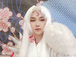 Pictures of cosplayers and civilians from anime fair d3