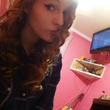 Arielle Davidson's Instagram, Twitter & Facebook