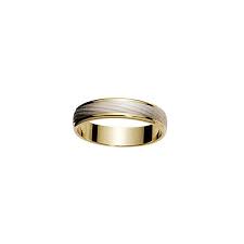 Nos alliances de mariage sont en or, diamant ou platine, elles rayonneront pour le plus beau jour de votre vie. Alliance De Mariage Homme Or Bicolore 375 000 Ruban 5 Mm