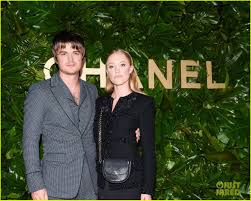 Diner · breakfast & brunch restaurant. Joe Keery Sports New Haircut At Chanel Dinner With Girlfriend Maika Monroe Photo 4352401 Carson Meyer Charlie Heaton Joe Keery Julia Goldani Telles Kenya Kinski Jones Kristine Froseth Lucy Fry Maika Monroe