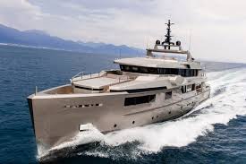 Maybe you would like to learn more about one of these? Luxury Motor Yachts Greece Deite Poso Kostizoyn Ta 10 Polytelestera Skafh Sthn Ellada Pros Enoikiash Kwnstantinoypolh