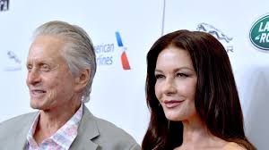 Easily one of the most beautiful women on the face of. 20 Jahre Ehe Michael Douglas Und Catherine Feiern Nicht Promiflash De