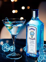 Bombay Sapphire Alcohol Product Packaging Unique Drink Beverage Photo Drinks By Alen Kirn Bebidas Azuis Foto De Cerveja Imagens De Cervejas