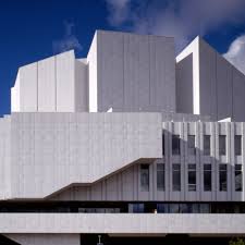 Uniikki kongressien ja tapahtumien keskus. Ausstellungstipp Altmeister Alvar Aalto Baublatt