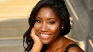 Simone Scott's Instagram, Twitter & Facebook