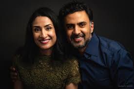 Twitter supports all standard emojis, and these can be inserted via emoji keyboard or picker. Gunnar R Tjomlid On Twitter The Awesome Iram And Wasimzahid Posing Obediently For An Impromptu Photo Shoot At My New Apartment That S What Happens To People Who Visit Me Nowadays A7iii Sonya7iii