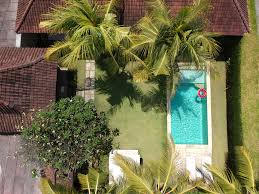 Klik hier en vergelijk 70.794 vakantiehuizen en villa's op bali ⛱ dicht bij strand ☀ veel zon ▲ mooie vakantiehuizen en appartementen op bali. Sahana Villas In Seminyak Moderne Luxusvilla Auf Bali Brinisfashionbook