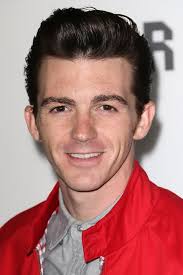 Drake bell was in a car accident in late 2005 that left him banged up but not seriously injured? Drake Bell Movies Age Biography