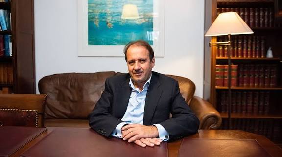 Ηχηρή παρέμβαση Λαζαράτου κατά των κολλεγίων για την επέκταση των ιδιωτικών πανεπιστημίων - Η αίτηση ακυρώσεως στο ΣτΕ