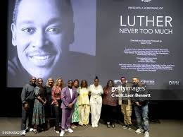 374 Donna Bennett Photos & High Res Pictures