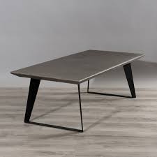 Choisissez les dimensions, la couleur et la finition de votre il est possible de recouvrir tout les meubles en béton ciré, une table basse, une table à manger ou encore un meuble de salle de bain. Table Basse Plateau Beton Gris Fonce Et Pieds Metal Noir 130x60x42cm Neal Tables Basses Pier Import