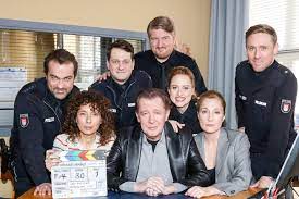 März 2021 kehrt das großstadtrevier mit 18 neuen folgen zurück, es werden zunächst 9 im frühjahr und 9 im herbst gezeigt.1 Jan Fedder Wie Es Mit Dem Grossstadtrevier Weitergeht Gala De