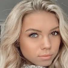 Carolina Gregory's Instagram, Twitter & Facebook