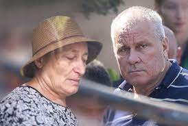 Gheorghe dincă a fost un presupus criminal român. Cazul Caracal Gheorghe DincÄ A Fost Violat Èi Mutilat De CeilalÈi DeÈinuÈi In PuÈcÄrie SoÈia Lui A Fost ChematÄ De UrgenÈÄ Impact