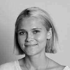 Lucy Lyons (@lucythelyon)