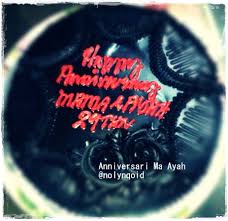 Happy anniversary to the best mama dan papa in the world. Selamat Ulang Tahun Perkahwinan
