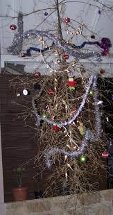 Jika ranting terlalu mini untuk dijadikan opsi pengganti pohon natal, sepertinya ide ini lebih cocok untuk anda. Tip 68 Dekorasi Natal Pohon Natal Terbalik Dari Ranting Pohon Bambu Annahape Studio Desain Rumah Desain Interior Arsitektur Rumah