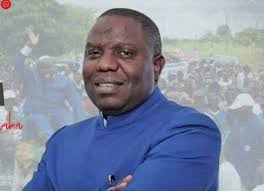 Source ZNBC Zambia Air Force -ZAF- Commander COLIN BARRY has called for the  demolition of structures built within five hundred meters of Airport  Infrastructure across the country. Lieutenant General BARRY says the