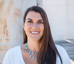 Katie Bettis's Instagram, Twitter & Facebook