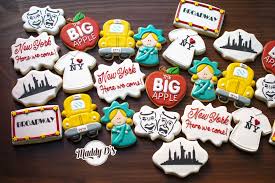 Royal Icing Cookies Decorated Cookies Sugar Cookies Gourmet Cookies Maddy Ds Royal Icing Decorate Sugar C Gourmet Cookies New York Cookies Custom Cookies