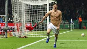 Oben ohne (topless) is an austrian television series. Robert Lewandowski Zieht Blank Nackter Torjubel Bayern Profi Unter Der Gurtellinie News De