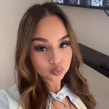 Aubrey Boothe (@aubreyboothe) កំពុង LIVE