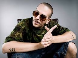 Sottotono crea la tua identità da indossare, il tuo personale total look, dalle calzature agli accessori, dagli abiti eleganti agli outfit più casual e sportivi. Chi E Tormento Eta Vita Privata E Carriera Del Rapper Ex Sottotono
