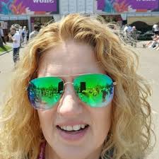 Emma Burt (@emmaburt26)