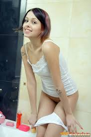 Clubseventeen Bathing Girl Petite Bathing Girl Washing