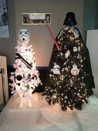 20 Images Droles De Decorations De Noel Hilarantes Decoration Noel Salle De Star Wars Noel