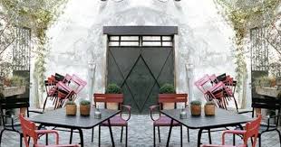 Dans La Hotte Du Pere Noel Idee Deco Appartement Fauteuil Jardin Table De Jardin