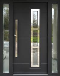 En este artículo hemos querido dar un repaso a los modelos de puertas de herrería modernas, desde las modernas hasta las clásicas pasando por las combinaciones que mejor le van de ventanas o escaleras de hierro o aluminio. Pin On Puertas Modernas