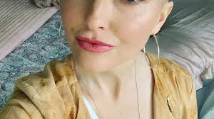 Morreu mãe que descobriu que tinha cancro no dia do parto. Deram-lhe apenas  três semanas de vida