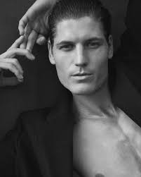 The Black and White Files @twomanagementbarcelona @twomanagement 📸  @alealeking