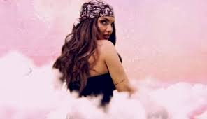 La twerking queen nazionale ha appena annunciato l'uscita del nuovo singolo pistolero. Elettra Lamborghini Fuori Il Video Ufficiale Di Pistolero Latin Music Official