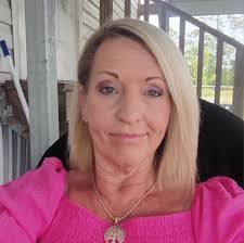 Dana Whidden's Instagram, Twitter & Facebook