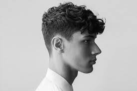 Tight and short curly hairstyles for men will complement your features, but if you want something a little softer, try a rounder cut. Round Face Curly Hair Hairstyles For Men Novocom Top