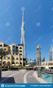 Auch diese attraktion kann sich wieder mit einem rekord schmücken. Dubai Sehenswurdigkeiten Und Attraktionen Im Stadtzentrum Aussicht Auf Burj Khalifa Und Dubai Mall Stockbild Bild Von Grenzstein Aufbau 164688643