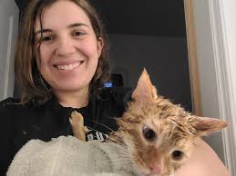Goose named Goose loves bath time.
