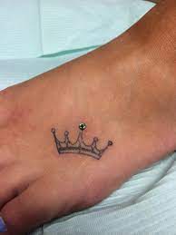 Dermal Piercing Tattoo Tkronen Fusstattoo Ideen Frauen Tattotrends Pinterest Tattoodesign Piercing Tattoo Tattoo Trend Fusstattoo