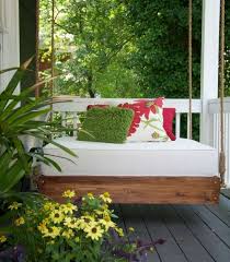 Schaukel Im Garten Uberblick Uber Materialien Bau Und Modelle Raum Im Freien Haus Deko Verandaschaukel