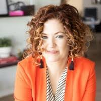 Amy Oswald's Instagram, Twitter & Facebook